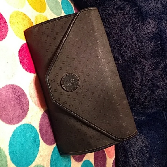 Fendi Handbags - Traded Samantha6021023 Auth Fendi clutch blue/gray